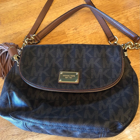 Michael Kors Handbags - Michael Kors Crossbody